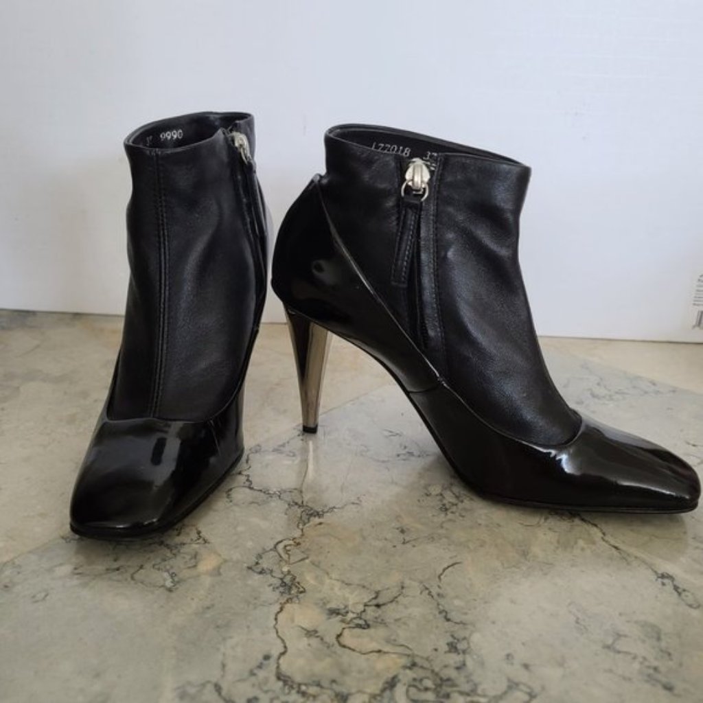 New Giuseppe Zanotti Black Leather Heels Booties
